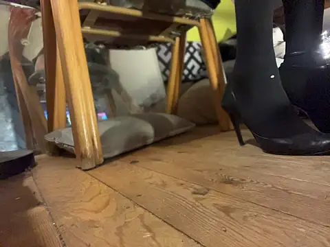 Snapshot of alexheels_boots chatting on March 15, 2026, 3:57 am alexheels boots online show from March 15, 2026, 3:57 am
