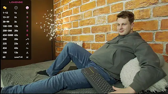 charlie smiley online show from December 21, 2025, 6:42 pm