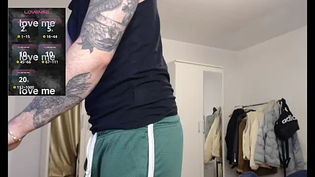 Snapshot of TattedCurls chatting on February 12, 2025, 2:56 am TattedCurls online show from February 12, 2025, 2:56 am