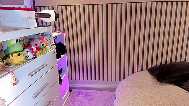 NinaInk online show from February 7, 2026, 10:45 am