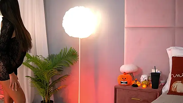 Snapshot of AlmaLuv chatting on October 24, 2025, 3:49 am AlmaLuv online show from October 24, 2025, 3:49 am