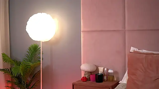 AlmaLuv online show from April 2, 2026, 3:02 am