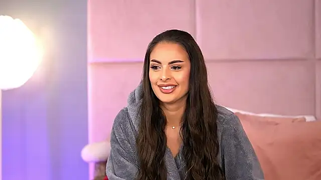 AlmaLuv online show from January 12, 2026, 4:52 am