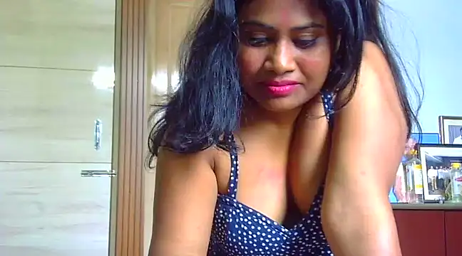 Snapshot of sexy_roma chatting on March 14, 2025, 7:04 am sexy roma online show from March 14, 2025, 7:04 am