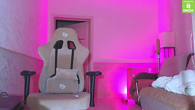 Snapshot of Katy_perry_ chatting on December 4, 2025, 2:43 am Katy perry online show from December 4, 2025, 2:43 am