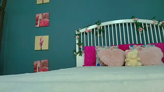 Snapshot of AlicePirs chatting on September 28, 2025, 4:19 am AlicePirs online show from September 28, 2025, 4:19 am