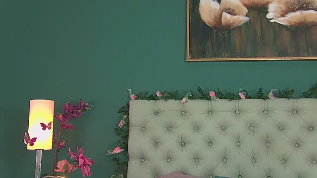 Snapshot of AlicePirs chatting on March 20, 2025, 5:35 am AlicePirs online show from March 20, 2025, 5:35 am