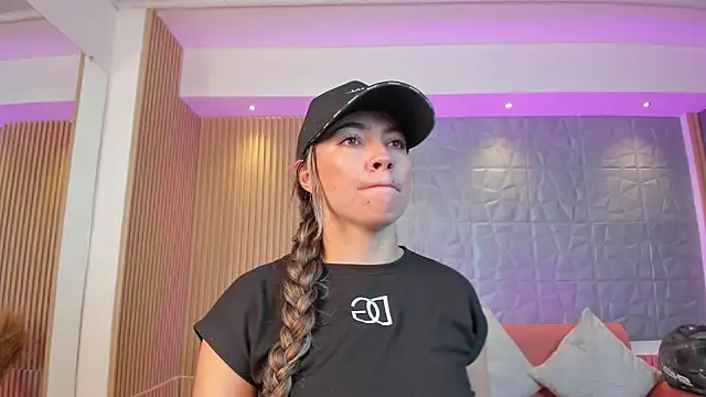 Snapshot of Alessia_Taylorr chatting on March 18, 2025, 11:44 am Alessia Taylorr online show from March 18, 2025, 11:44 am