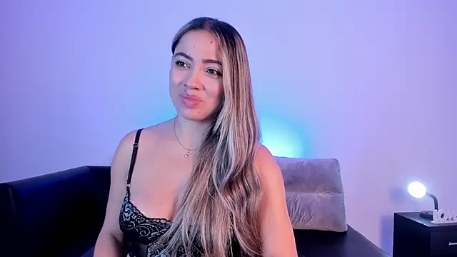 Snapshot of Alessia_Taylorr chatting on September 16, 2025, 11:44 am Alessia Taylorr online show from September 16, 2025, 11:44 am