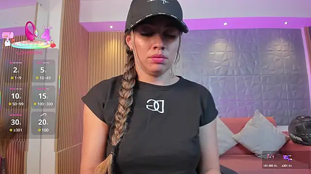 Snapshot of Alessia_Taylorr chatting on March 18, 2025, 5:55 pm Alessia Taylorr online show from March 18, 2025, 5:55 pm