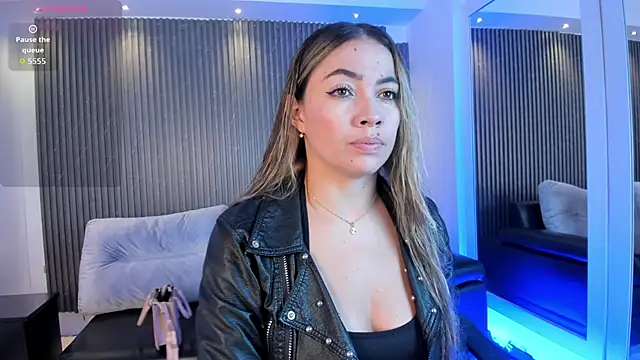 Snapshot of Alessia_Taylorr chatting on November 4, 2025, 12:20 pm Alessia Taylorr online show from November 4, 2025, 12:20 pm