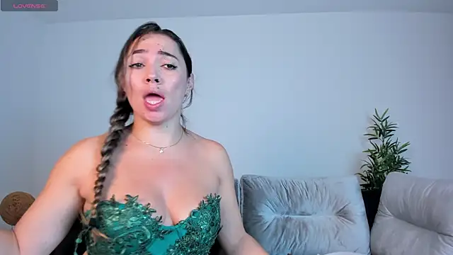 Snapshot of Alessia_Taylorr chatting on March 21, 2025, 11:44 am Alessia Taylorr online show from March 21, 2025, 11:44 am