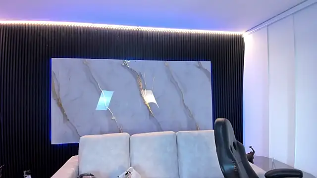 Snapshot of Alessia_Taylorr chatting on October 6, 2025, 11:22 am Alessia Taylorr online show from October 6, 2025, 11:22 am