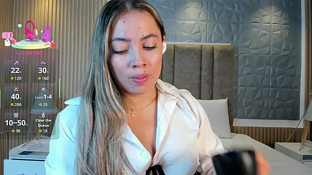 Snapshot of Alessia_Taylorr chatting on September 13, 2025, 1:33 pm Alessia Taylorr online show from September 13, 2025, 1:33 pm