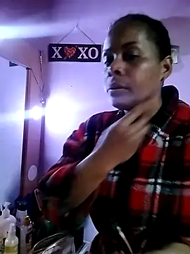 Camille rose  online show from December 5, 2025, 3:21 pm