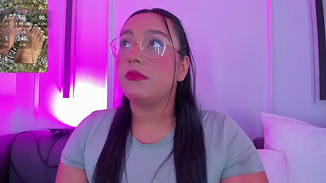 Snapshot of ellamontoya chatting on November 19, 2025, 12:27 pm ellamontoya online show from November 19, 2025, 12:27 pm