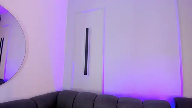 Snapshot of ellamontoya chatting on November 13, 2025, 11:47 am ellamontoya online show from November 13, 2025, 11:47 am