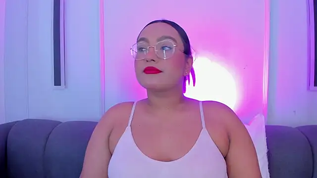 Snapshot of ellamontoya chatting on November 23, 2025, 1:32 pm ellamontoya online show from November 23, 2025, 1:32 pm