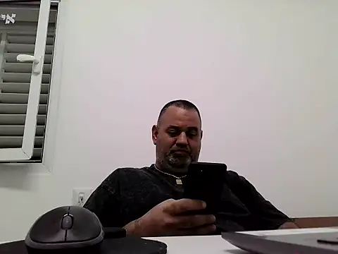 Snapshot of your_man85 chatting on January 26, 2025, 9:40 pm your man85 online show from January 26, 2025, 9:40 pm