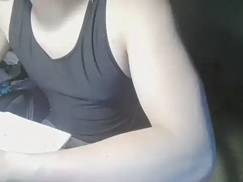 monsterofthetarot online show from April 14, 2026, 12:21 pm