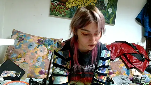 Snapshot of Sophie_Bell chatting on October 16, 2025, 6:49 pm Sophie Bell online show from October 16, 2025, 6:49 pm