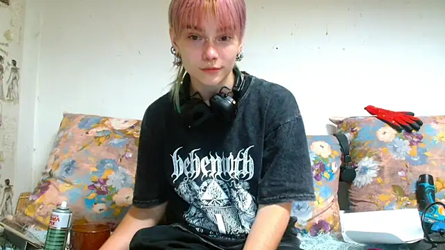 Sophie Bell online show from June 14, 2026, 7:26 pm