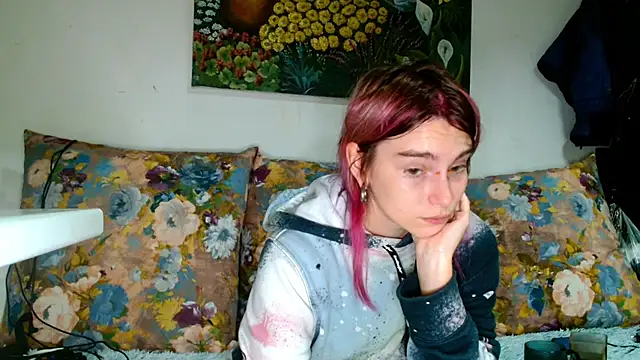 Snapshot of Sophie_Bell chatting on October 4, 2025, 6:09 pm Sophie Bell online show from October 4, 2025, 6:09 pm