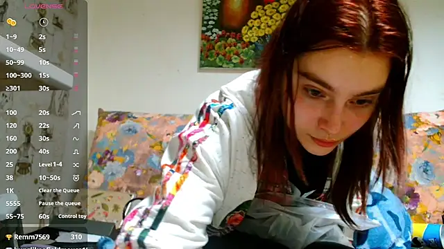 Snapshot of Sophie_Bell chatting on February 5, 2025, 10:22 pm Sophie Bell online show from February 5, 2025, 10:22 pm
