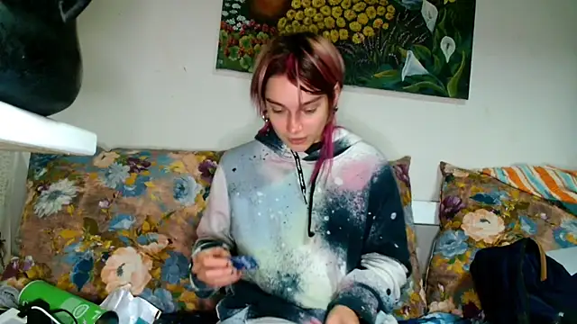 Snapshot of Sophie_Bell chatting on October 3, 2025, 5:25 pm Sophie Bell online show from October 3, 2025, 5:25 pm