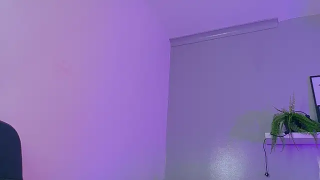 Snapshot of KendalMilleer chatting on October 13, 2025, 10:17 am KendalMilleer online show from October 13, 2025, 10:17 am