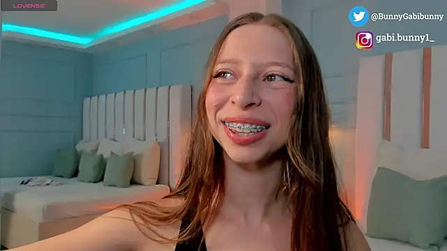 gabi bunny online show from April 20, 2026, 6:09 pm