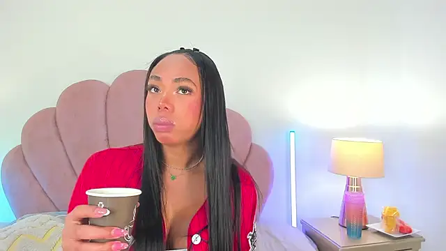 Nicole Paradise online show from December 18, 2025, 12:42 pm