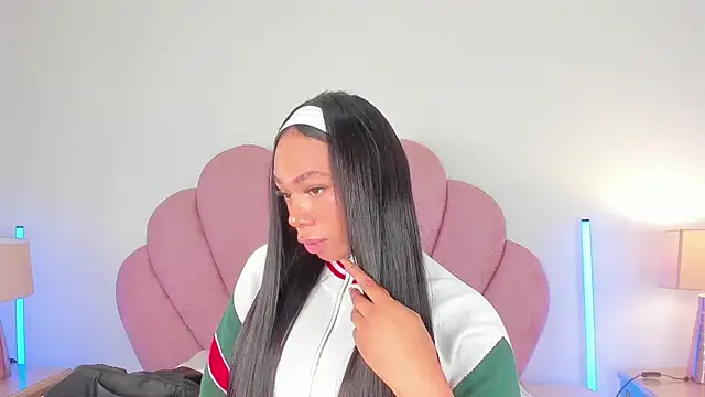 Nicole Paradise online show from March 26, 2026, 12:47 pm