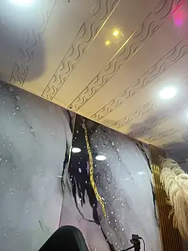 emma  cute   online show from December 17, 2025, 11:26 am