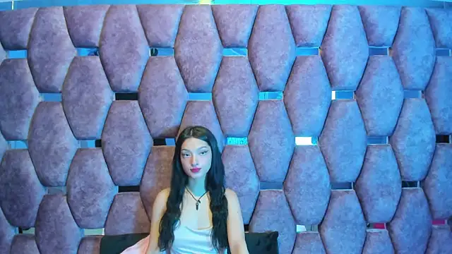 Snapshot of Aurora_18 chatting on October 2, 2025, 2:09 pm Aurora 18 online show from October 2, 2025, 2:09 pm