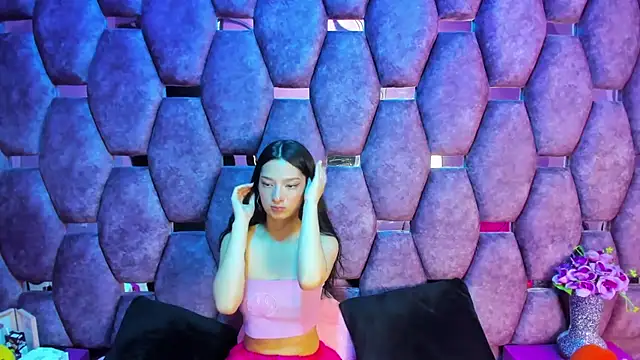 Snapshot of Aurora_18 chatting on October 9, 2025, 8:53 pm Aurora 18 online show from October 9, 2025, 8:53 pm