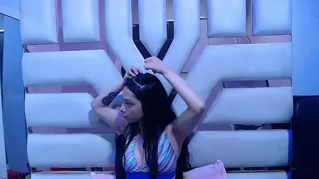 Snapshot of Aurora_18 chatting on September 23, 2025, 1:51 pm Aurora 18 online show from September 23, 2025, 1:51 pm