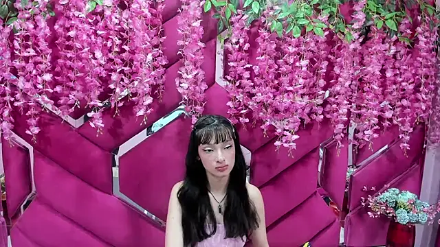 Snapshot of Aurora_18 chatting on February 12, 2025, 9:11 pm Aurora 18 online show from February 12, 2025, 9:11 pm