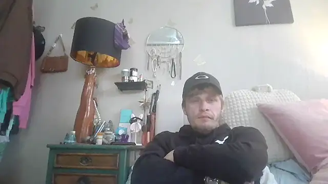 Snapshot of SpAzZ1234 chatting on March 18, 2025, 5:12 pm SpAzZ1234 online show from March 18, 2025, 5:12 pm