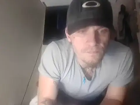 Snapshot of SpAzZ1234 chatting on March 15, 2025, 10:33 pm SpAzZ1234 online show from March 15, 2025, 10:33 pm