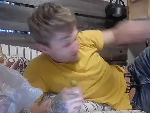 Snapshot of SpAzZ1234 chatting on March 11, 2025, 3:56 pm SpAzZ1234 online show from March 11, 2025, 3:56 pm