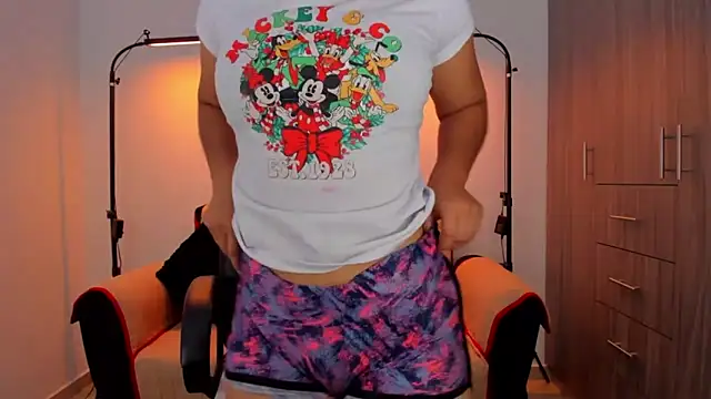 Snapshot of cloy_baby__ chatting on December 4, 2025, 10:47 am cloy baby online show from December 4, 2025, 10:47 am