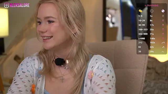 Snapshot of LexieLoree chatting on January 7, 2026, 4:06 am LexieLoree online show from January 7, 2026, 4:06 am