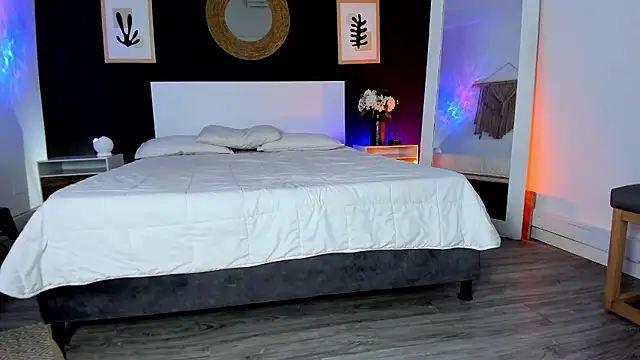 Snapshot of VioletPaket chatting on January 9, 2026, 11:50 am VioletPaket online show from January 9, 2026, 11:50 am