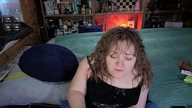 MiniNatalie online show from November 16, 2025, 3:11 am