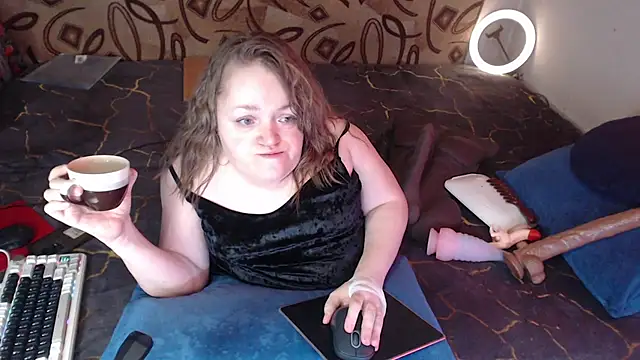 Snapshot of MiniNatalie chatting on March 13, 2025, 5:00 am MiniNatalie online show from March 13, 2025, 5:00 am