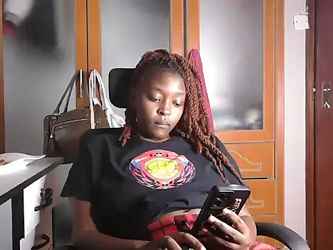 Snapshot of Sweet_mella chatting on July 13, 2026, 6:51 pm Sweet mella online show from July 13, 2026, 6:51 pm