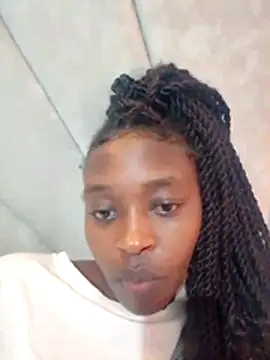 Snapshot of Sweet_mella chatting on April 18, 2026, 5:59 pm Sweet mella online show from April 18, 2026, 5:59 pm