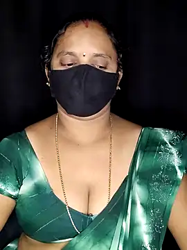 vintage-vibs online show from November 1, 2025, 6:35 pm