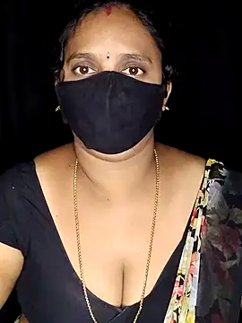 vintage-vibs online show from October 31, 2025, 5:48 am